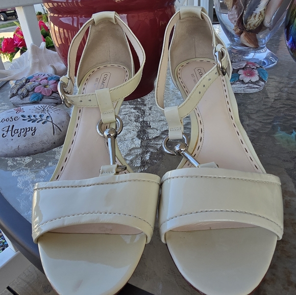 Coach Women's Cream Sandals Size 10B - Picture 11 of 11